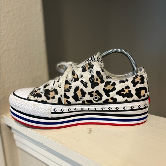 Converse Leopard Print Women's Sneakers Size 7.5 Platform Chuck Taylor Cheetah - Picture 5 of 9